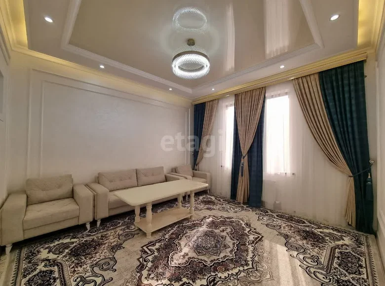 Kvartira 3 xonalar 75 m² Samarqandda