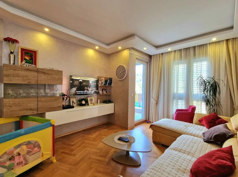 Wohnung 2 Schlafzimmer 70 m² Becici, Montenegro