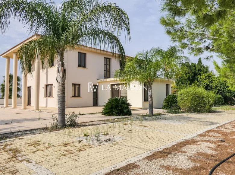 Dom 5 pokojów 730 m² Nisou, Cyprus