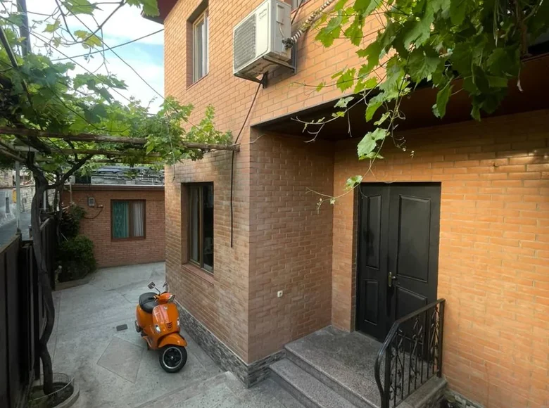 Casa 9 habitaciones 220 m² Tiflis, Georgia