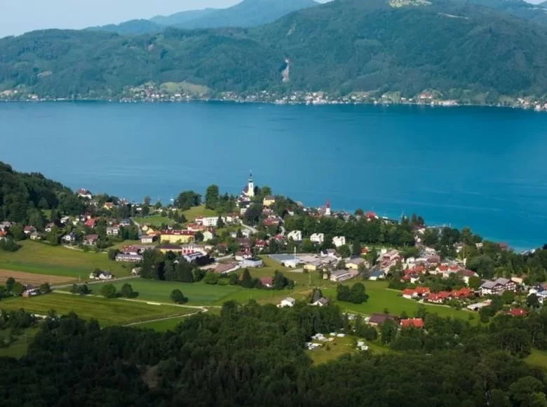 Hotel 1 149 m² in Attersee am Attersee, Austria