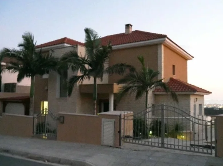 Dom 5 pokojów 280 m² Limassol, Cyprus