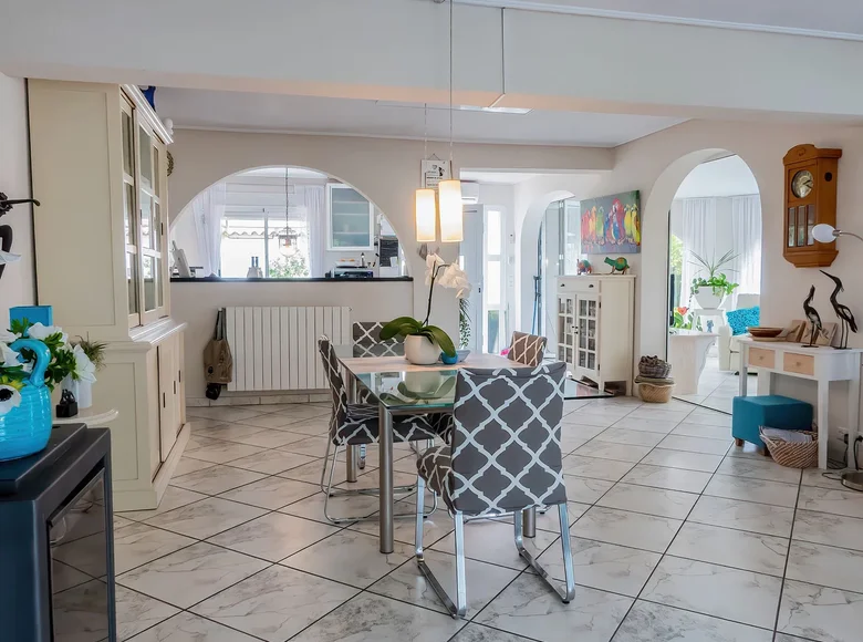 3 bedroom villa 255 m² Torrevieja, Spain