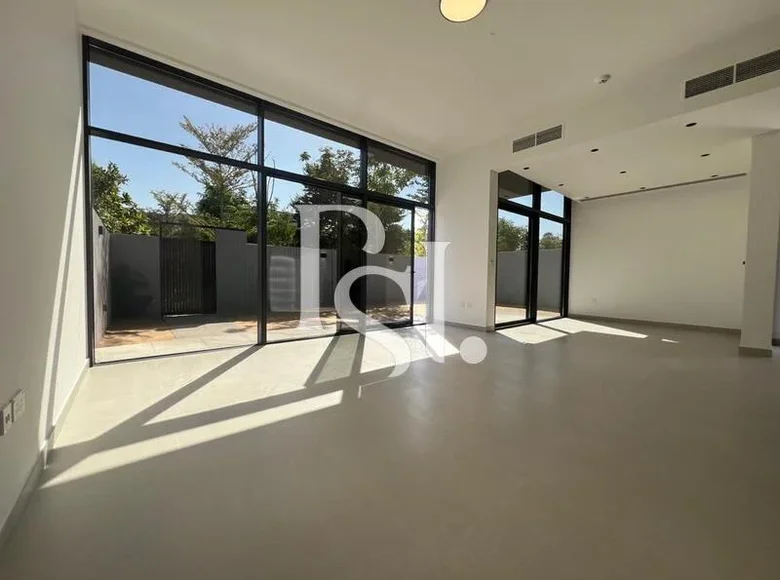 Stadthaus 3 Schlafzimmer 225 m² Schardscha, Vereinigte Arabische Emirate