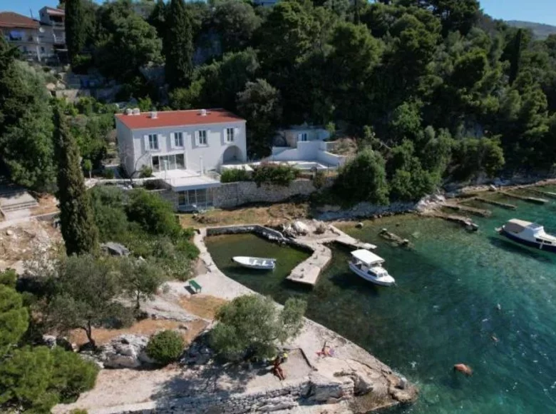 5-Schlafzimmer-Villa 350 m² Gespanschaft Split-Dalmatien, Kroatien