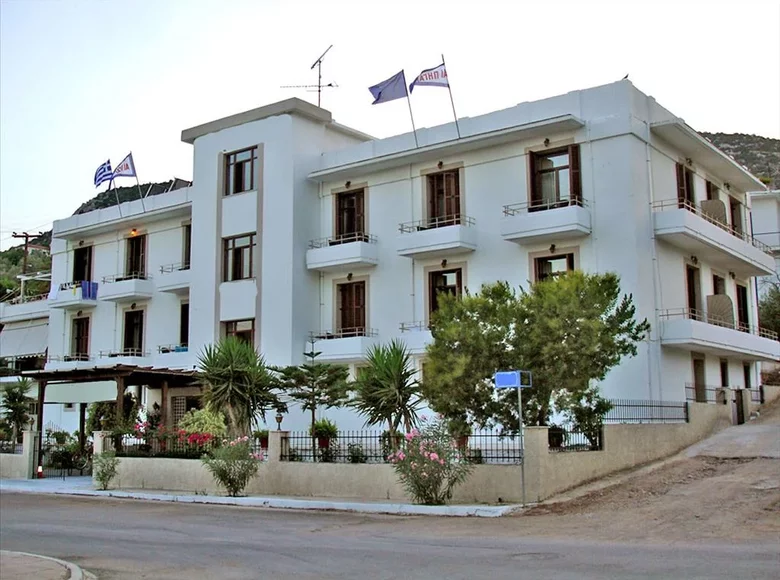 Hotel 1 300 m² in Municipality of Troizinia - Methana, Greece