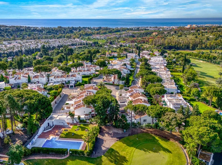 Stadthaus 3 Schlafzimmer 285 m² San Pedro Alcantara, Spanien