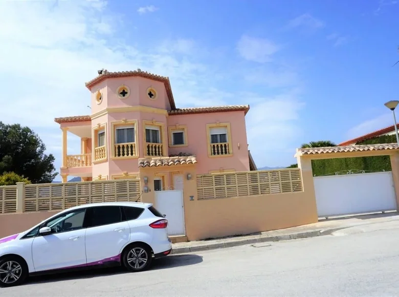 6-Schlafzimmer-Villa 375 m² Calp, Spanien