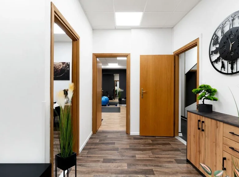 Propriété commerciale 82 m² à Varsovie, Pologne