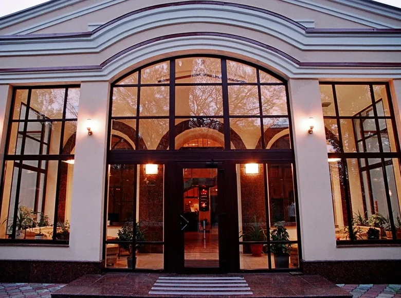 Restaurant, Café 926 m² Charkiw, Ukraine