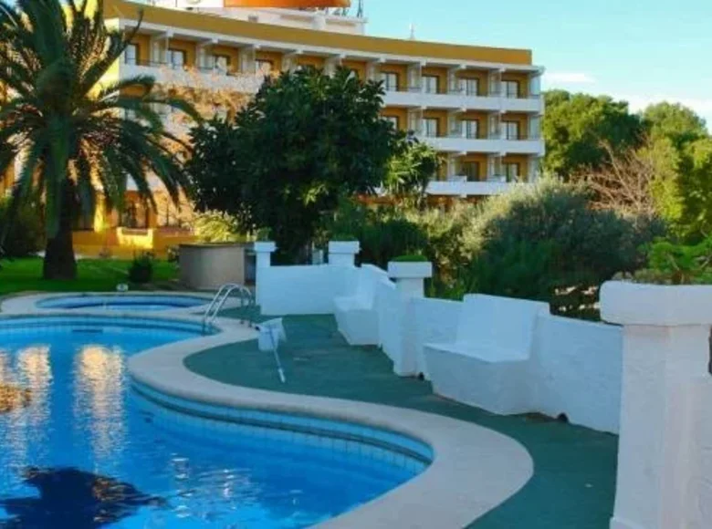 Hotel 2 455 m² Teulada, Spanien