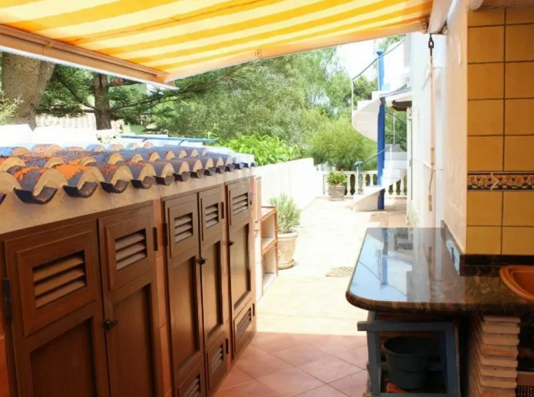 4 bedroom house 110 m² Denia, Spain