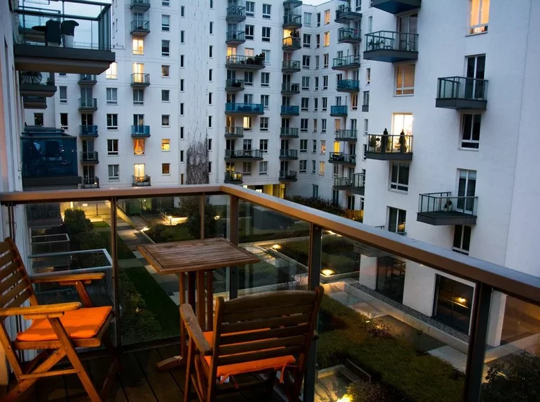 Apartamento 3 habitaciones 68 m² Varsovia, Polonia
