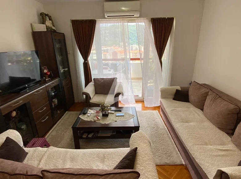 Mieszkanie 2 pokoi 75 m² Budva, Czarnogóra