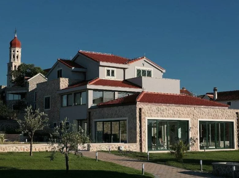 Villa 8 bedrooms 700 m² Šibenik-Knin County, Croatia