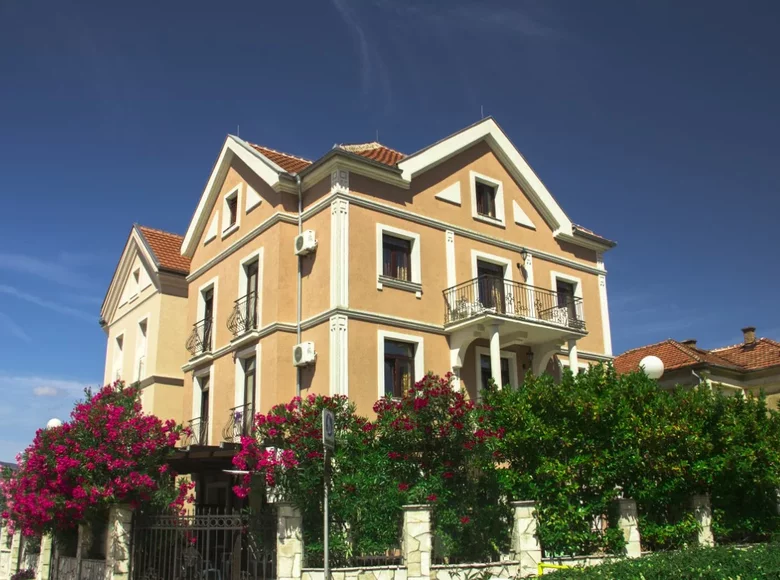 Hotel 500 m² in Tivat, Montenegro