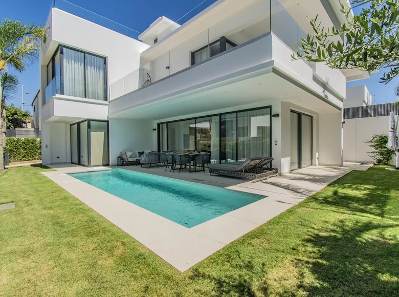 Dom 4 pokoi 275 m² Malaga, Hiszpania
