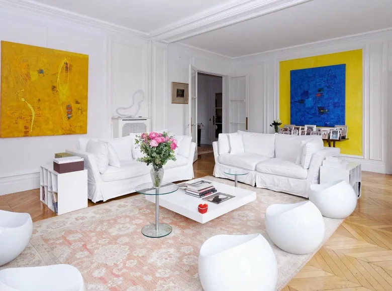 4 bedroom apartment 280 m² Paris, France