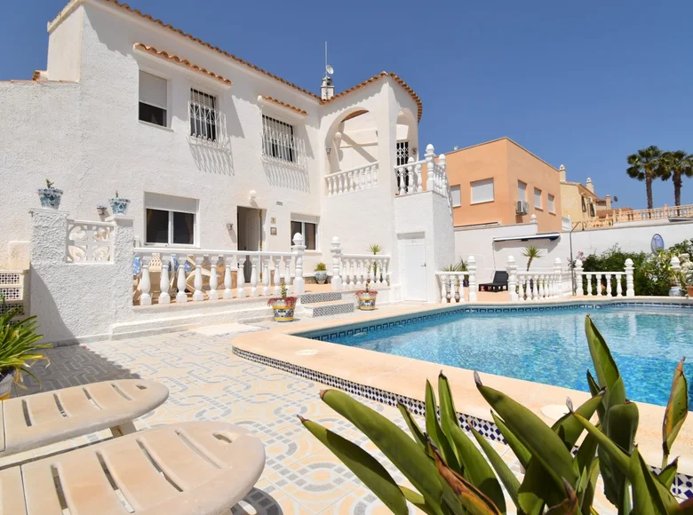 4 bedroom Villa 84 m² Orihuela, Spain