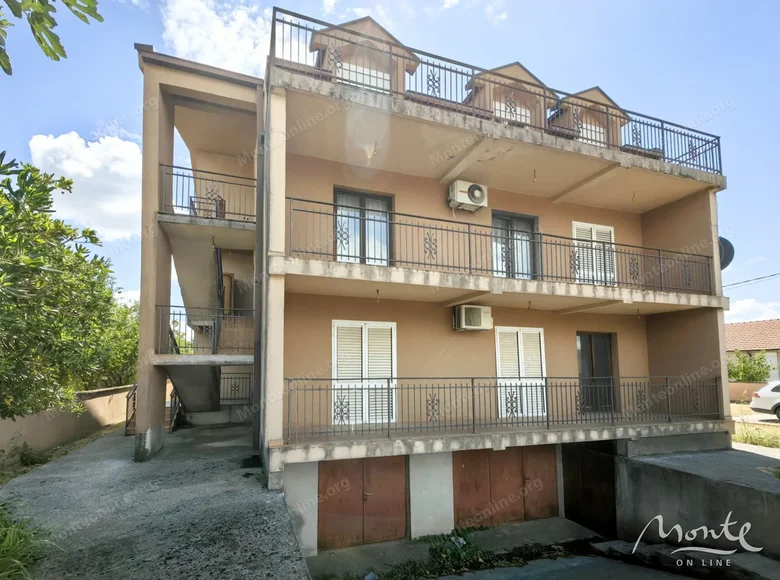 Villa 8 bedrooms 385 m² Budva, Montenegro