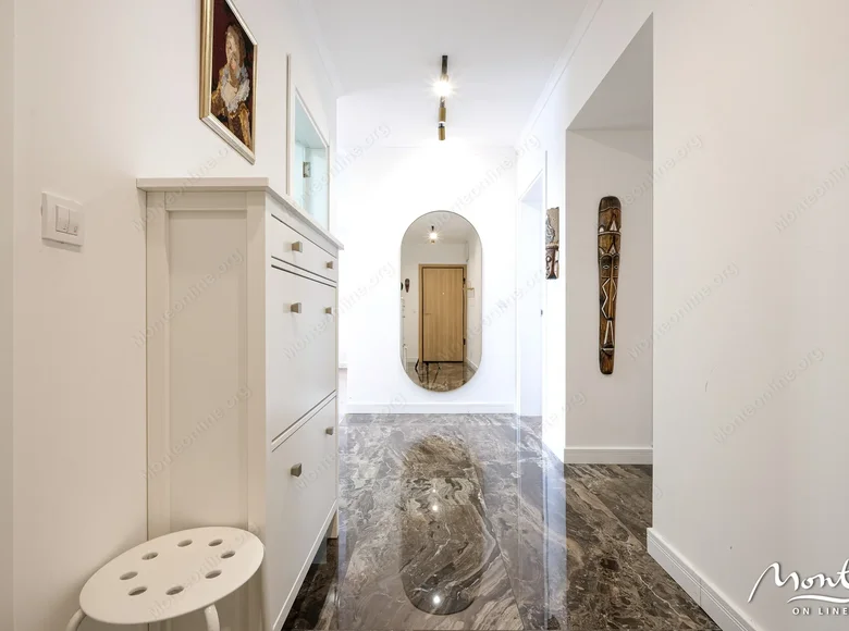3 bedroom apartment 140 m² Budva, Montenegro
