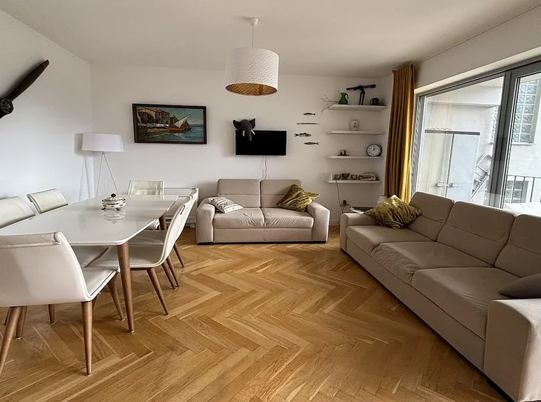 Mieszkanie 3 pokoi 78 m² Dobrota, Czarnogóra