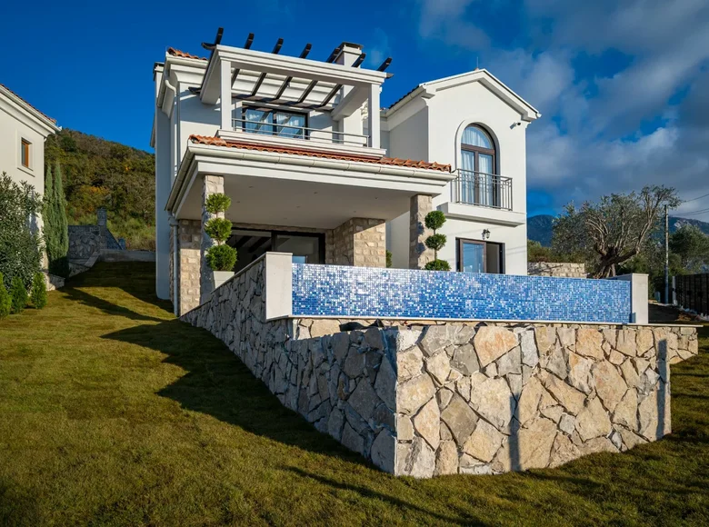 Villa de 3 habitaciones 185 m² Mrcevac, Montenegro