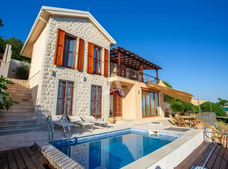 Villa de 4 dormitorios  Zagora, Montenegro