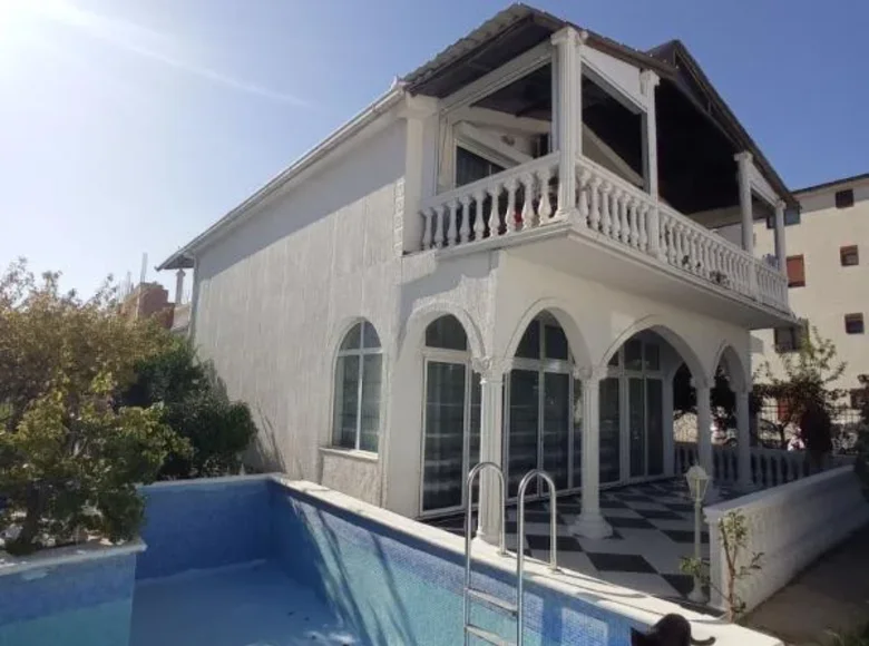 Dom 4 pokoi 270 m² Burtaisi, Czarnogóra