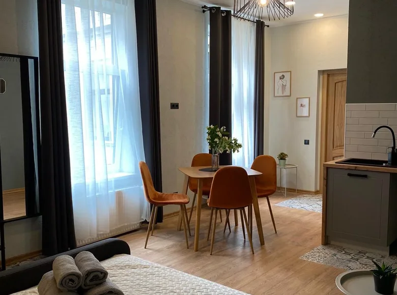 Mieszkanie 3 pokoi 74 m² Lipawa, Łotwa