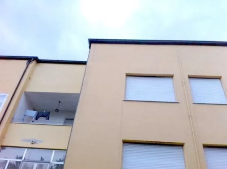 Mieszkanie 5 pokojów 110 m² Terni, Włochy