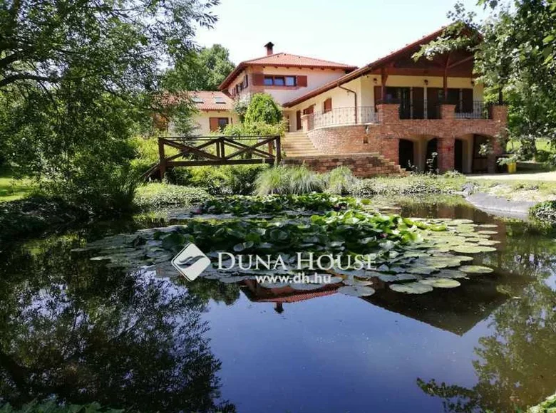 House 335 m² Nyiregyhazi jaras, Hungary