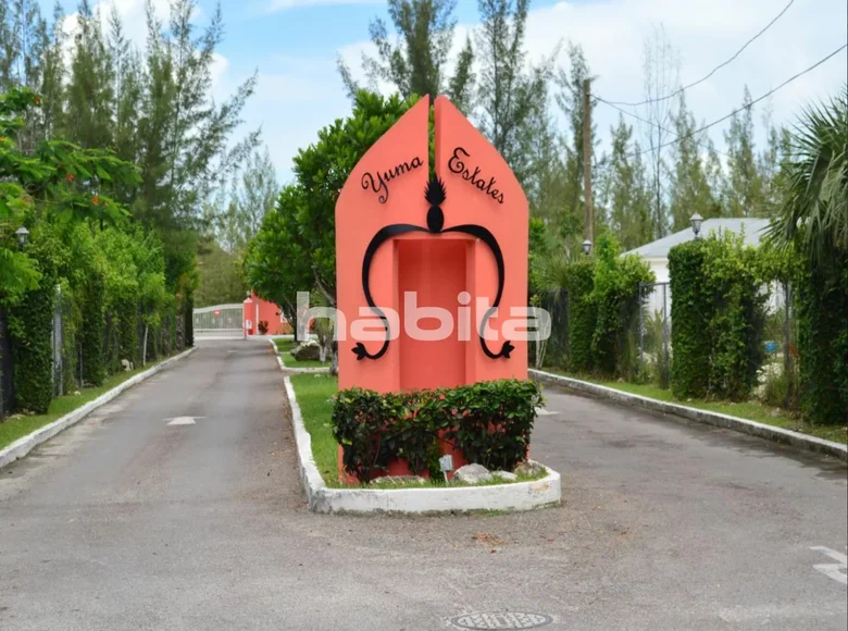 Land  New Providence, Bahamas