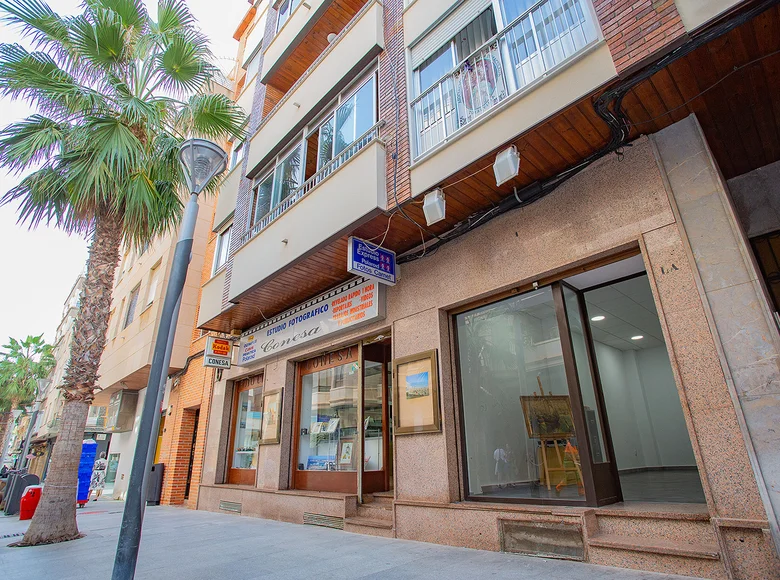 Propriété commerciale 100 m² à Torrevieja, Espagne