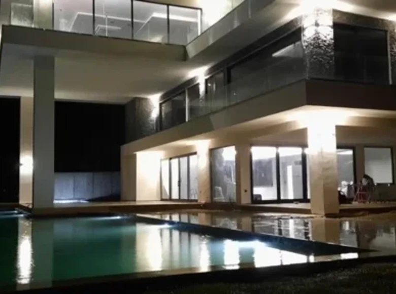 Dom 7 pokojów 1 083 m² Mediterranean Region, Turcja
