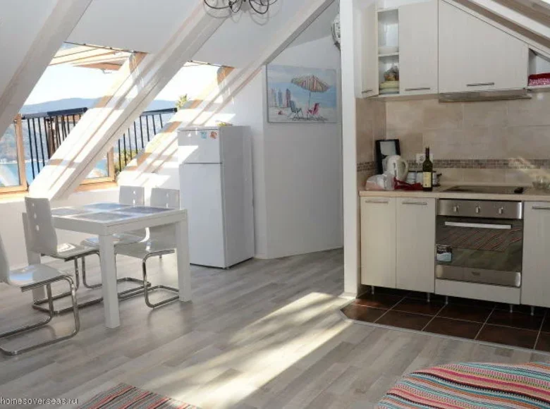 Mieszkanie 3 pokoi 124 m² Herceg Novi, Czarnogóra