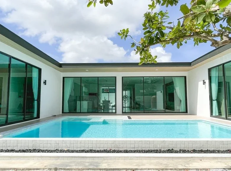 5 bedroom villa 420 m² Phuket, Thailand