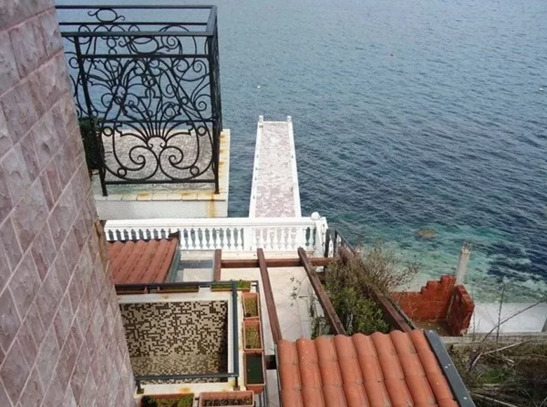 4 bedroom Villa 340 m² Igalo, Montenegro