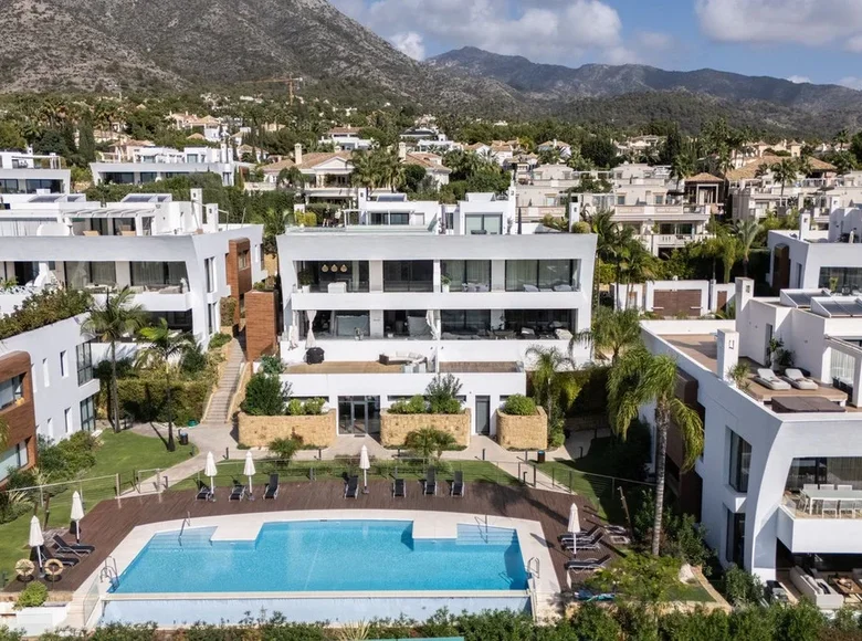 4 bedroom apartment 405 m² Marbella, Spain