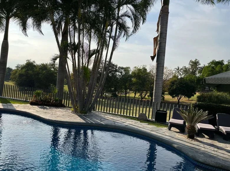 Casa 6 habitaciones 1 800 m² Cuernavaca, México
