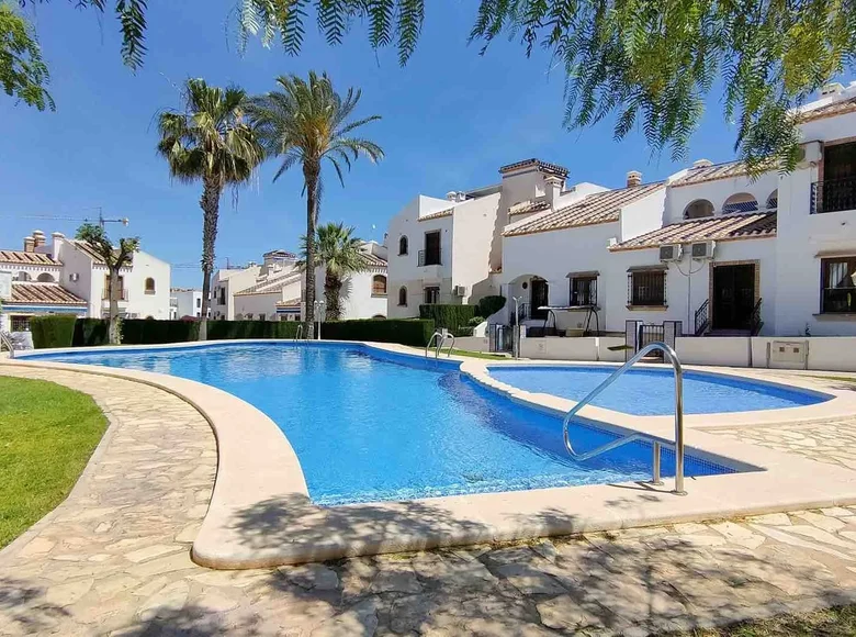 Bungalow 3 pokoi 68 m² Orihuela, Hiszpania