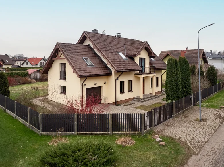 Dom 6 pokojów 262 m² Babites novads, Łotwa