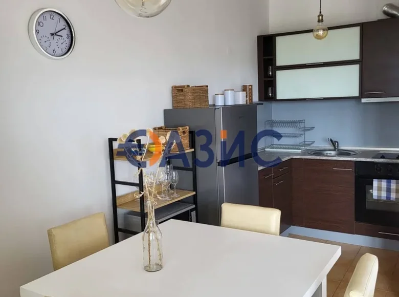 Mieszkanie 3 pokoi 76 m² Nesebyr, Bułgaria