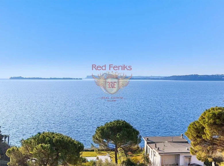 2 bedroom apartment 124 m² Gardone Riviera, Italy