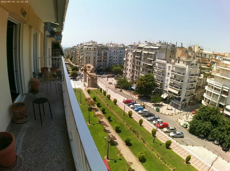 Mieszkanie 3 pokoi 80 m² Attica, Grecja