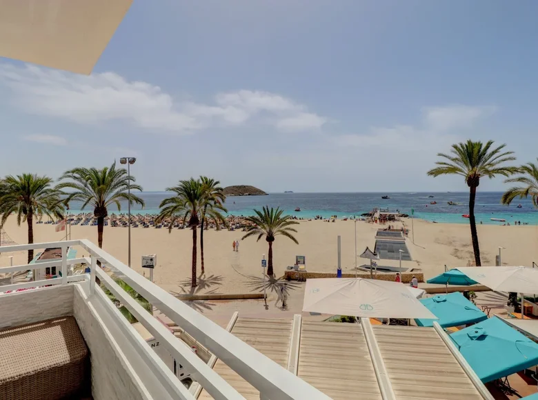 3 bedroom apartment 221 m² Palmanova, Spain
