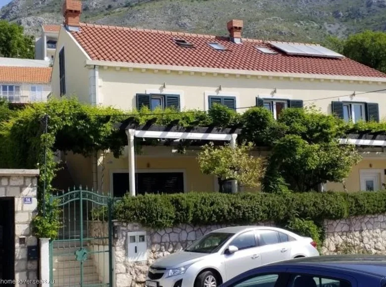 6 bedroom villa 377 m², All countries