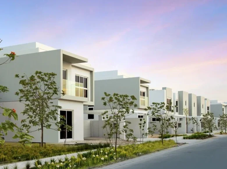 Studio apartment 3 bedrooms  Dubai, United Arab Emirates