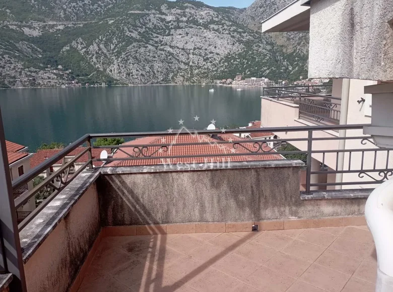 Apartamento 1 habitación 57 m² Risan, Montenegro