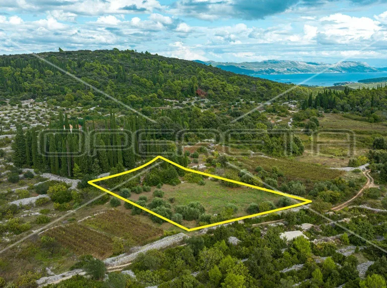 Land 3 370 m² Zrnovo, Croatia